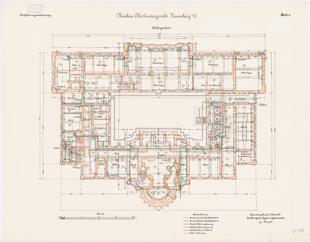 Ein detaillierter Grundrissplan des Neuhaus Oberlandgereich-Gebäudes in Hamburg, Deutschland, der Räume, Flure, Fenster, Türen und andere Merkmale mit begleitendem Text zeigt.