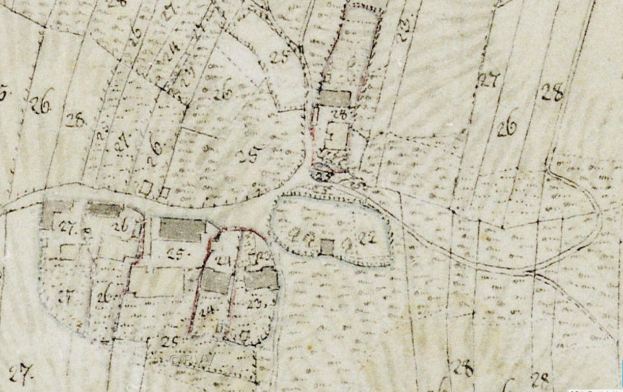 Ausführlicher alter Stadtplan mit nummerierten Gebäuden, Straßen und Text, der eine vorgeschlagene Baustelle am unteren Rand anzeigt.