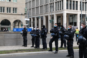 POL-BO: "Ich freue mich sehr auf die Polizeipräsidium Bochum!" - Dr. Carsten D"ubbers ist der neue Chef der Kripo - Ralf Gromann geht in den Ruhestand