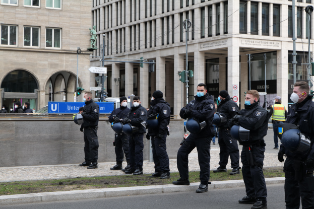 POL-BO: "Ich freue mich sehr auf die Polizeipräsidium Bochum!" - Dr. Carsten D"ubbers ist der neue Chef der Kripo - Ralf Gromann geht in den Ruhestand