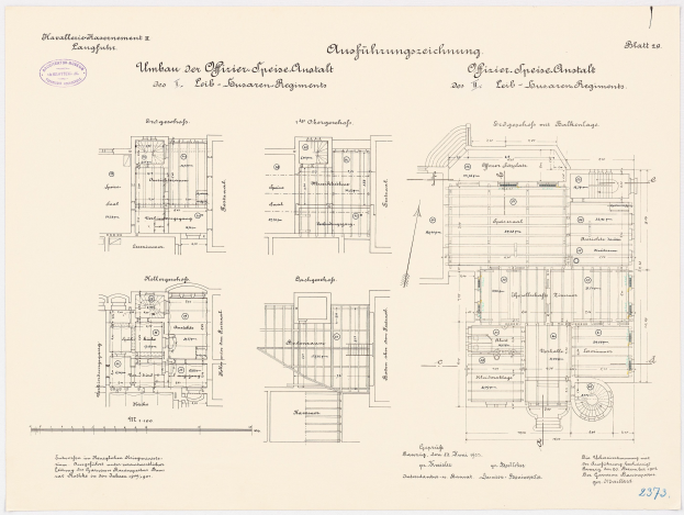 Ein detaillierter architektonischer Grundriss des ehemaligen Bundeskanzleramts in der Bundesrepublik Deutschland, der strukturelle Aufrisse und Anmerkungen zeigt.