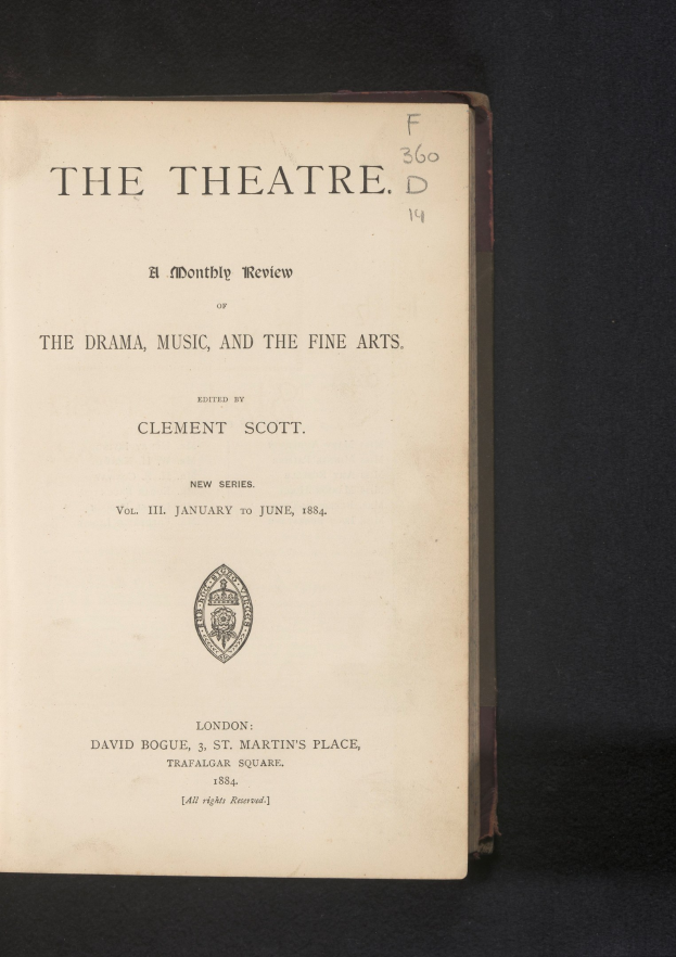 Offenes Buch mit der Aufschrift "The Theatre: A Monthly Review of the Drama, Music, and the Fine Arts" zeigt eine Seite mit Text und einem Logo.
