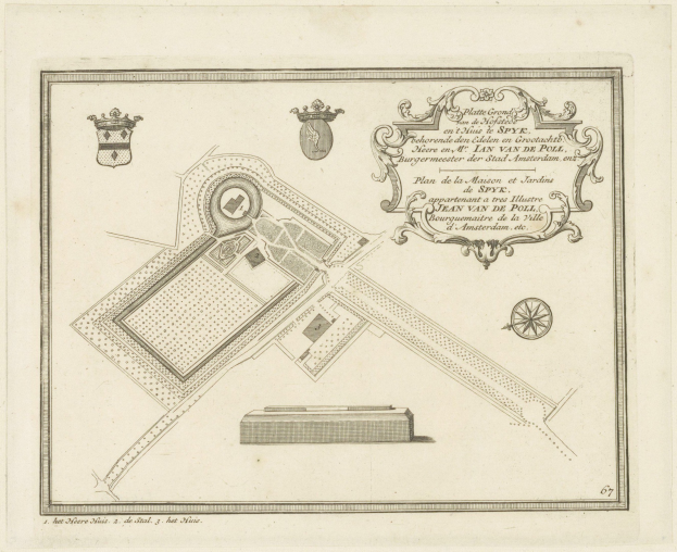 Detailreiche handgezeichnete Stadtkarte mit Gebäuden, Straßen, Sehenswürdigkeiten und begleitendem Text auf Papier.